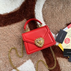 530 [Dolce Gabbana] Chain hand-held crossbody bag model number: 6613 original list ➰Delicious handmade Imported cowhide leather with original hardware bag body with pure handmade oil on top of the top of many celebrities' favorites. Crossbody can be purch