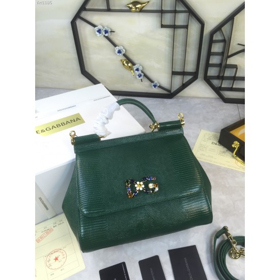 530 Medium size [Dolce Gabbana] Colorful Diamond Lizard Pattern Crossbody Bag Original Single Perfect Bag Shape Imported Top-Level Lizard Pattern Cowhide, Customized Vacuum High Electroplating Hardware All-match Bag Style Hand-Owned Crossbody is suitable 