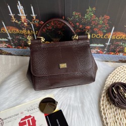 490 [Dolce Gabbana] Model number: 4660 Lizard Diamond Original Single Perfect Bag Shape Imported Top-Level Lizard Pattern Cowhide, Customized Vacuum High Electroplating Hardware, Versatile Bag Style, Hand-in Crossbody is suitable for any occasion, Gorgeou