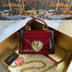 530 [Dolce Gabbana] Chain hand-held crossbody bag model number: 6613 crocodile pattern Top original list ➰Delicious handmade Imported cowhide with original hardware bag body top handmade oil edges The favorite of many celebrities, crossbody can be crossbo