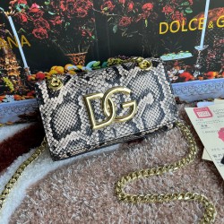 500 [Dolce Gabbana] Model number: 5183 Original order ➰Delicate handmade Imported cowhide with original hardware bag body with pure handmade oil on top of the top of many celebrities' favorites, crossbody, special products for overseas purchasing agents, 