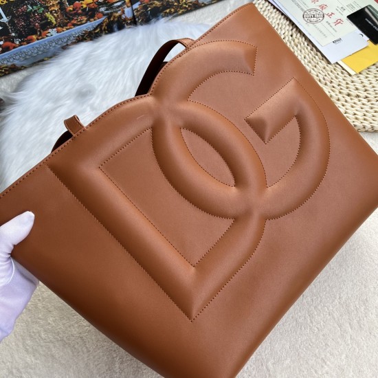 570 [Dolce Gabbana] New shopping bag, model number: 6650 Top original list ➰Delicious handmade, imported cowhide bag body with pure handmade oil edges on top, favorite of many celebrities, overseas purchasing special products, style and aura, as long as y