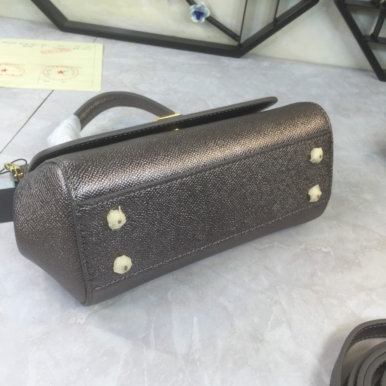 410 small high-end product [Dolce Gabbana] crossbody women's bag ➰Delicate handmade classic style solid color versatile. Favorite of many celebrities. Crossbody can be matched with mirrors. Special products for overseas purchasing agents!Imported palm-pri