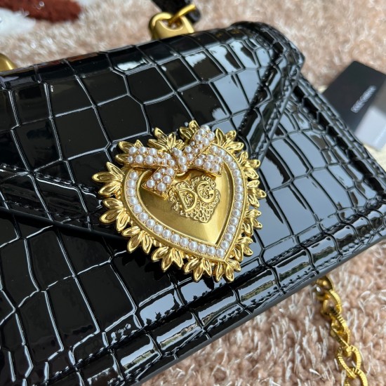 550 [Dolce Gabbana] Chain hand-held crossbody bag model number: 6613 crocodile pattern Original list ➰Delicious handmade Imported cowhide with original hardware bag body top pure handmade oil edges The favorite of many celebrities is Crossbody, Special pr