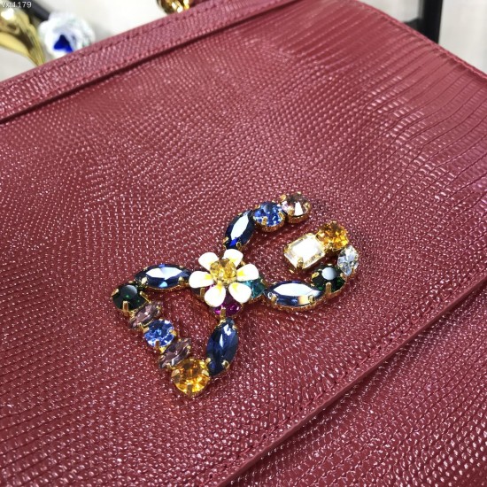 530 Medium size [Dolce Gabbana] Colorful Diamond Lizard Pattern Crossbody Bag Original Single Perfect Bag Shape Imported Top-Level Lizard Pattern Cowhide, Customized Vacuum High Electroplating Hardware All-match Bag Style Hand-Owned Crossbody is suitable 
