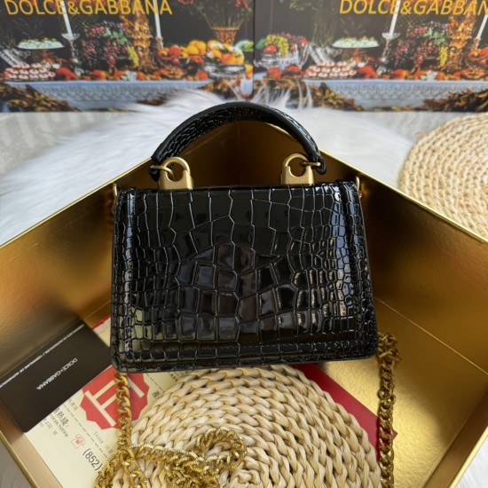 530 [Dolce Gabbana] Chain hand-held crossbody bag model number: 6613 crocodile pattern Top original list ➰Delicious handmade Imported cowhide with original hardware bag body top handmade oil edges The favorite of many celebrities, crossbody can be crossbo