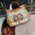 480 [Dolce Gabbana] The same crossbody bag as a celebrity, crossbody, mirror, overseas purchasing special products, fashionable and aura, brand new bag style, any combination can be as long as there is a fashionable heart, you can keep it clearly, when an