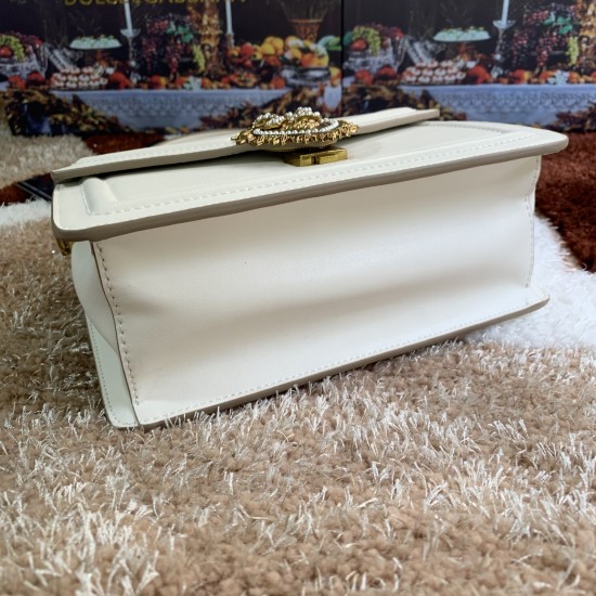 550 [Dolce Gabbana] Model number: 4158 Original single crossbody women's bag ➰Delicious handmade Imported cowhide with original hardware bag body with pure handmade oil on top of the top of many celebrities' favorites. Crossbody can be purchased overseas 