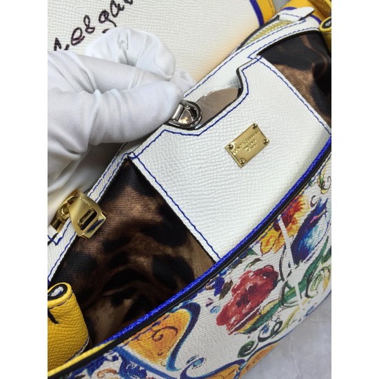 480 [Dolce Gabbana] Crossbody, mirror, special products for overseas purchasing, new bag style and aura, any combination can be as long as there is a fashionable heart, you can keep it clearly, when and where DG will always show you infinite surprises Lux
