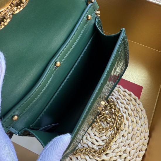 530 [Dolce Gabbana] Chain hand-held crossbody bag model number: 6613 crocodile pattern Top original list ➰Delicious handmade Imported cowhide with original hardware bag body top handmade oil edges The favorite of many celebrities, crossbody can be crossbo