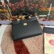 P550 model number: 4133 palm print high-end product [Dolce Gabbana] Another platinum bag in the fashion industry ➰Delicate handmade classic model solid color versatile. Favorite of many celebrities. Crossbody can be used with mirrors. Special products for