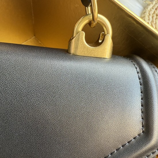 510 [Dolce Gabbana] Chain hand-held crossbody bag model number: 6613 plain paper Original ➰Delicious handmade Imported cowhide with original hardware bag body with pure handmade oil on top of the top of many celebrities' favorites, crossbody, special prod
