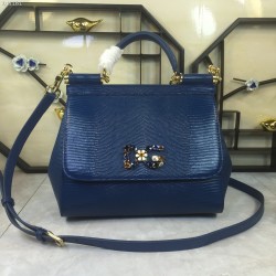 530 Medium size [Dolce Gabbana] Colorful Diamond Lizard Pattern Crossbody Bag Original Single Perfect Bag Shape Imported Top-Level Lizard Pattern Cowhide, Customized Vacuum High Electroplating Hardware All-match Bag Style Hand-Owned Crossbody is suitable 