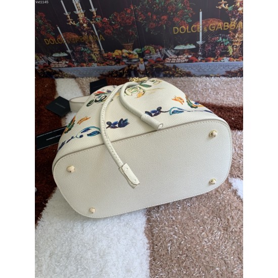 510 [Dolce Gabbana] Classic bucket bag, crossbody, special products for overseas purchasing, new bag style and aura, any combination can be used as long as there is a fashionable heart, you can keep it clearly when and where DG will always show you infini