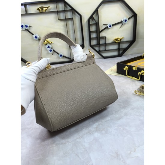 410 Small, high-end product [Dolce Gabbana] crossbody women's bag ➰Delicate handmade, classic style, solid color versatile, favorite of many celebrities, crossbody, mirror, overseas purchasing special products!Imported palm-print cowhide with original har