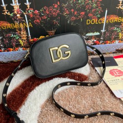 530【Dolce Gabbana】Model number: 3320 Original ➰Semantic delicate handmade imported cowhide, front DG logo, pure handmade oil on the top of the bag, favorite of many celebrities, overseas purchasing special products, fashionable and aura, new bag style, an