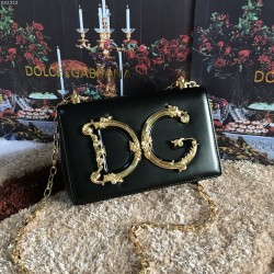 600 【Dolce Gabbana】Top original list ➰Delicate handmade series crossbody bags, imported raw materials, front embellishment, resin bottom plated true gold DG logo, front flip cover adopts hidden magnetic buckle opening and closing, fixed electroplated ruth