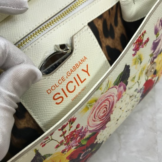 480 [Dolce Gabbana] Crossbody, mirror, special products for overseas purchasing, new bag style and aura, any combination can be as long as there is a fashionable heart, you can keep it clearly, when and where DG will always show you infinite surprises Lux