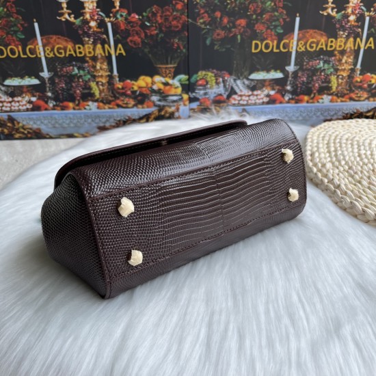 490 [Dolce Gabbana] Model number: 4660 Lizard Diamond Original Single Perfect Bag Shape Imported Top-Level Lizard Pattern Cowhide, Customized Vacuum High Electroplating Hardware, Versatile Bag Style, Hand-in Crossbody is suitable for any occasion, Gorgeou