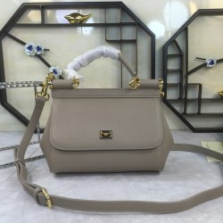 410 Small, high-end product [Dolce Gabbana] crossbody women's bag ➰Delicate handmade, classic style, solid color versatile, favorite of many celebrities, crossbody, mirror, overseas purchasing special products!Imported palm-print cowhide with original har
