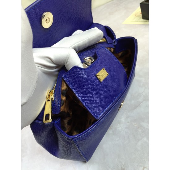 410 Small, high-end product [Dolce Gabbana] crossbody women's bag ➰Delicate handmade, classic style, solid color versatile, favorite of many celebrities, crossbody, mirror, overseas purchasing special products!Imported palm-print cowhide with original har