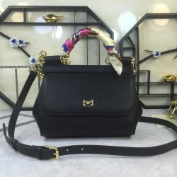 410 Small, high-end product [Dolce Gabbana] crossbody women's bag ➰Delicate handmade, classic style, solid color versatile, favorite of many celebrities, crossbody, mirror, overseas purchasing special products!Imported palm-print cowhide with original har