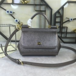 410 small high-end product [Dolce Gabbana] crossbody women's bag ➰Delicate handmade classic style solid color versatile. Favorite of many celebrities. Crossbody can be matched with mirrors. Special products for overseas purchasing agents!Imported palm-pri