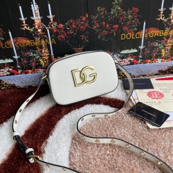 530【Dolce Gabbana】Model number: 3320 Original ➰Semantic delicate handmade imported cowhide, front DG logo, pure handmade oil on the top of the bag, favorite of many celebrities, overseas purchasing special products, fashionable and aura, new bag style, an