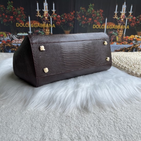 510 [Dolce Gabbana] Model number: 4662 Lizard Diamond Original Single Perfect Bag Shape Imported Top-Level Lizard Pattern Cowhide, Customized Vacuum High Electroplating Hardware, Versatile Bag Style, Hand-in Crossbody is suitable for any occasion, Gorgeou
