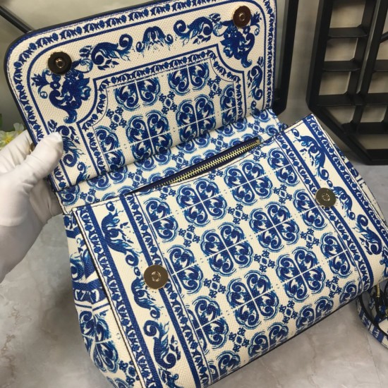 480 [Dolce Gabbana] Crossbody, mirror, special products for overseas purchasing, new bag style and aura, any combination can be as long as there is a fashionable heart, you can keep it clearly, when and where DG will always show you infinite surprises Lux