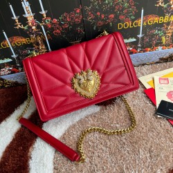 600 [Dolce Gabbana] Top original list ➰Delicious handmade Imported cowhide leather with original hardware bag body with pure handmade oil on top of the top of many celebrities' favorites. Crossbody can be purchased overseas for special products with a sty
