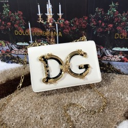 600 【Dolce Gabbana】Top original list ➰Delicate handmade series crossbody bags, imported raw materials, front embellishment, resin bottom plated true gold DG logo, front flip cover adopts hidden magnetic buckle opening and closing, fixed electroplated ruth