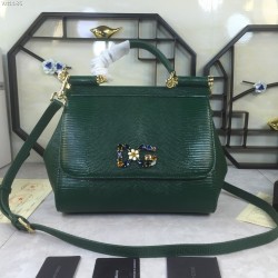 530 Medium size [Dolce Gabbana] Colorful Diamond Lizard Pattern Crossbody Bag Original Single Perfect Bag Shape Imported Top-Level Lizard Pattern Cowhide, Customized Vacuum High Electroplating Hardware All-match Bag Style Hand-Owned Crossbody is suitable 
