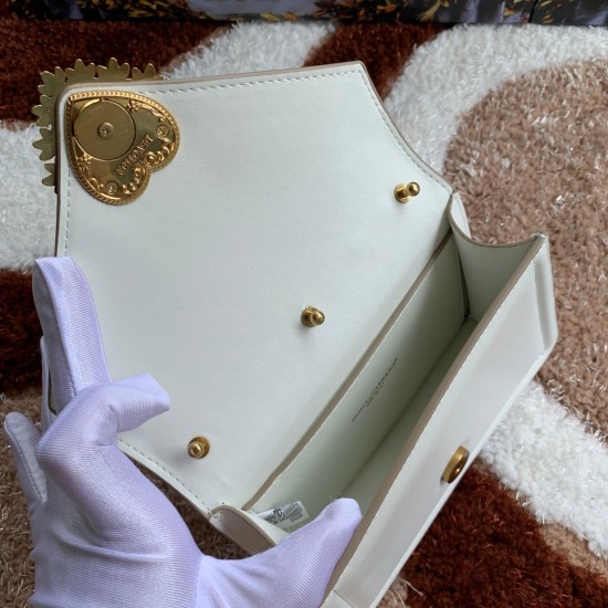 530 [Dolce Gabbana] Chain hand-held crossbody bag model number: 6613 original list ➰Delicious handmade Imported cowhide leather with original hardware bag body with pure handmade oil on top of the top of many celebrities' favorites. Crossbody can be purch