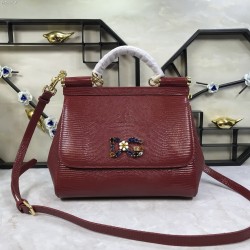 530 Medium size [Dolce Gabbana] Colorful Diamond Lizard Pattern Crossbody Bag Original Single Perfect Bag Shape Imported Top-Level Lizard Pattern Cowhide, Customized Vacuum High Electroplating Hardware All-match Bag Style Hand-Owned Crossbody is suitable 