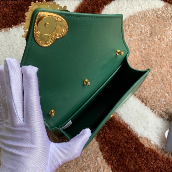 530 [Dolce Gabbana] Chain hand-held crossbody bag model number: 6613 original list ➰Delicious handmade Imported cowhide leather with original hardware bag body with pure handmade oil on top of the top of many celebrities' favorites. Crossbody can be purch
