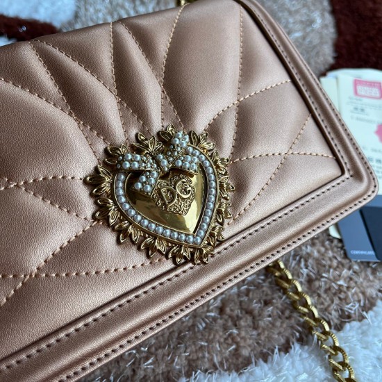 580 small [Dolce Gabbana] model number 4152 original list ➰Delicious handmade imported cowhide with original hardware bag body pure handmade oil on top of the bag, many celebrities' favorites, crossbody, overseas purchasing special products, fashionable a