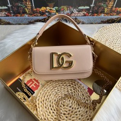 520 【Dolce Gabbana】New model number: 9113 original sheet ➰Delicate handmade, single shoulder crossbody, dual purpose, imported raw materials, real gold-plated DG logo on the bottom, the flip cover is hidden magnetic buckle, removable electroplated rutheni