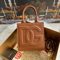 520 【Dolce Gabbana】New.Model number: 5527 Original DG Logo Bag Mini Tote Bag➰Deliciously handmade, imported cowhide bag body with pure handmade oil edges on top, the favorite of many celebrities, overseas purchasing special products, style and aura, as lo