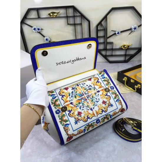 480 [Dolce Gabbana] Crossbody, mirror, special products for overseas purchasing, new bag style and aura, any combination can be as long as there is a fashionable heart, you can keep it clearly, when and where DG will always show you infinite surprises Lux