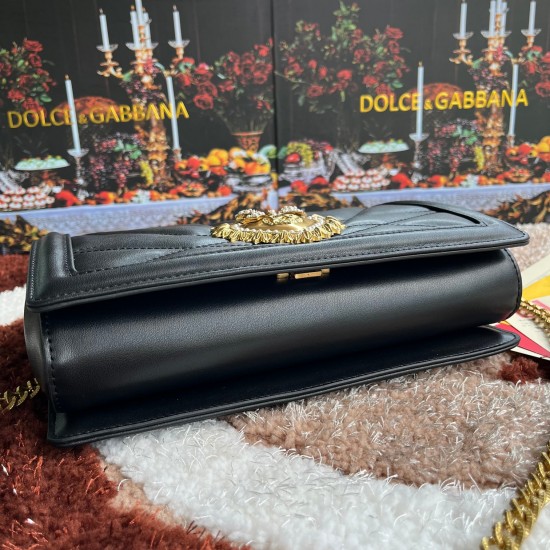 600 [Dolce Gabbana] Top original list ➰Delicious handmade Imported cowhide leather with original hardware bag body with pure handmade oil on top of the top of many celebrities' favorites. Crossbody can be purchased overseas for special products with a sty