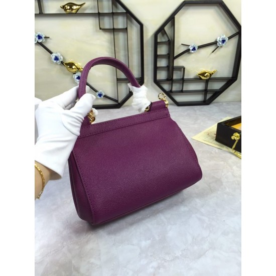 410 small high-end product [Dolce Gabbana] crossbody women's bag ➰Delicate handmade classic style solid color versatile. Favorite of many celebrities. Crossbody can be matched with mirrors. Special products for overseas purchasing agents!Imported palm-pri