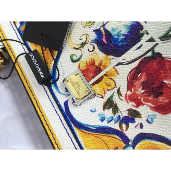 480 [Dolce Gabbana] Crossbody, mirror, special products for overseas purchasing, new bag style and aura, any combination can be as long as there is a fashionable heart, you can keep it clearly, when and where DG will always show you infinite surprises Lux