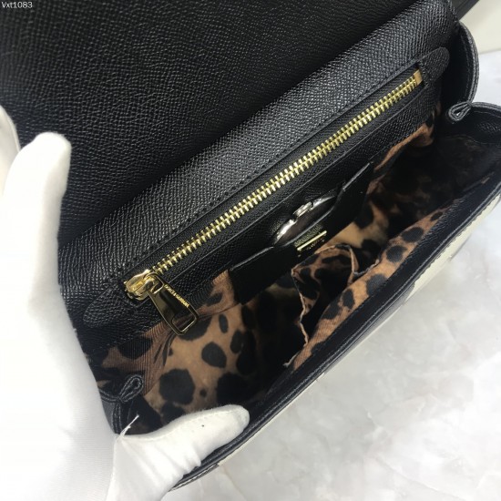 480 [Dolce Gabbana] Crossbody, mirror, special products for overseas purchasing, new bag style and aura, any combination can be as long as there is a fashionable heart, you can keep it clearly, when and where DG will always show you infinite surprises Lux