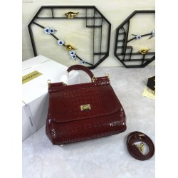 500 Top Original List [Dolce Gabbana]️ Hong Kong genuine product purchase version Decide the top quality goods.Fine workmanship.Perfect bag shape, imported cowhide embossed with cowhide, customized vacuum high-plating hardware 25cm✨ can be cross-body.This