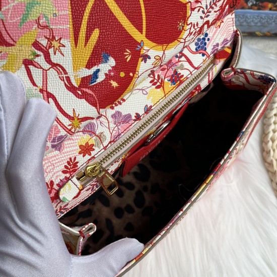 480 [Dolce Gabbana] Cowhide print, crossbody/carrying, with mirror, overseas purchasing special products, fashionable and aura, brand new bag style, any combination can be as long as there is a fashionable heart, you can keep it clearly, when and where DG