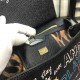 480 [Dolce Gabbana] The same crossbody bag as a celebrity, crossbody, mirror, overseas purchasing special products, fashionable and aura, brand new bag style, any combination can be as long as there is a fashionable heart, you can keep it clearly, when an