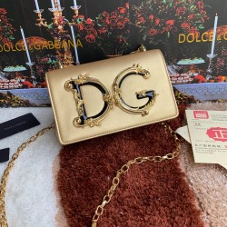 600 【Dolce Gabbana】Top original list ➰Delicate handmade series crossbody bags, imported raw materials, front embellishment, resin bottom plated true gold DG logo, front flip cover adopts hidden magnetic buckle opening and closing, fixed electroplated ruth