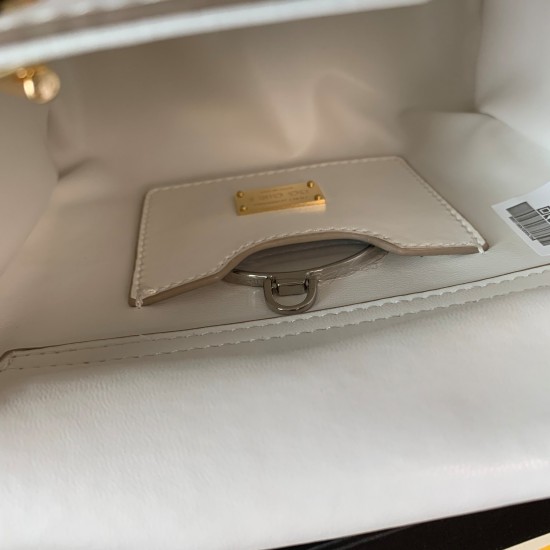 630 [Dolce Gabbana] Model number: 5180# Original order ➰Delicious handmade Imported cowhide with original hardware bag body with pure handmade oil on top of the top of many celebrities' favorites, crossbody, special products for overseas purchasing agents
