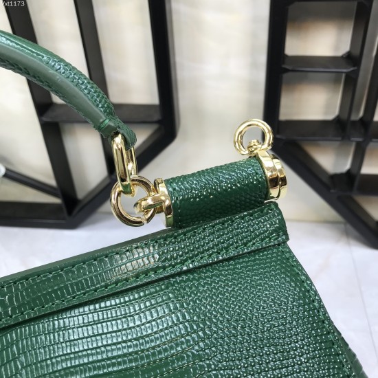470 Small [Dolce Gabbana] Colorful Diamond Lizard Pattern Crossbody Bag Original Single Perfect Bag Shape Imported Top-Level Lizard Pattern Cowhide, Customized Vacuum High Electroplating Hardware All-match Bag Shape Hand-Off Crossbody is suitable for any 